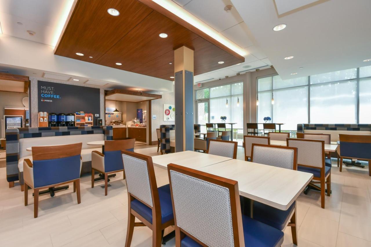 Holiday Inn Express & Suites Charlotte - Ballantyne By Ihg Ngoại thất bức ảnh